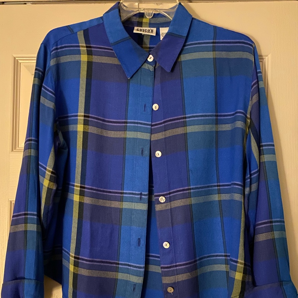Chicos plaid size 2 button up blouse